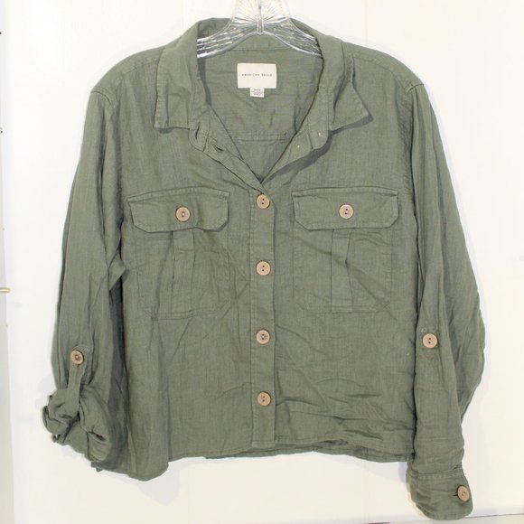 American Eagle Outfitters Tops - American Eagle button down, cute wooden buttons
